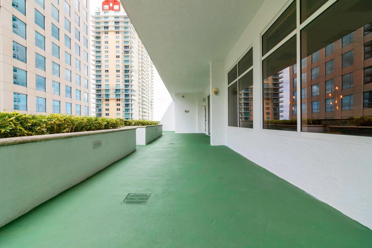 The Club At Brickell Bay Luxury Suites Miami Exterior foto