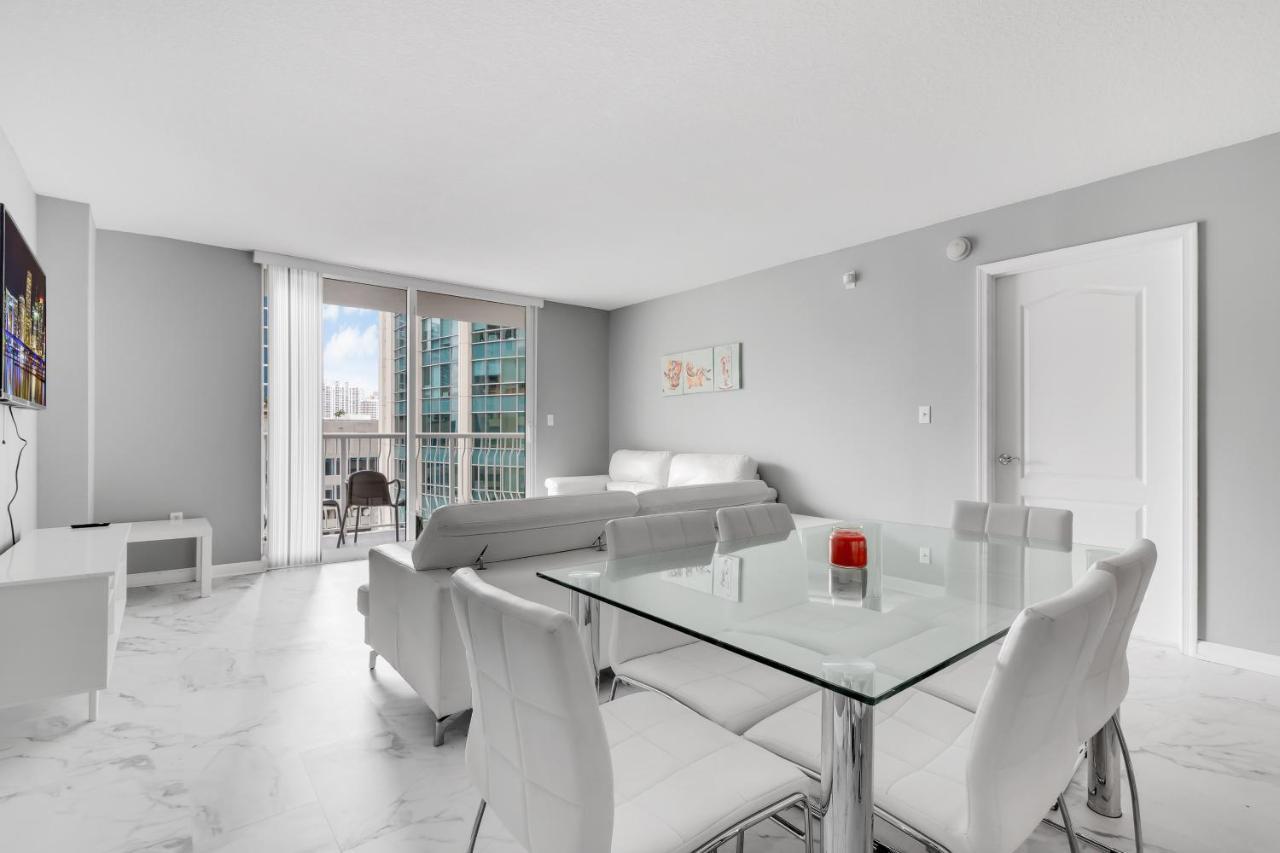 The Club At Brickell Bay Luxury Suites Miami Exterior foto